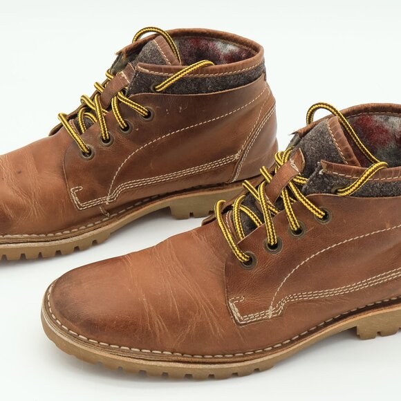 Classic Aldo, felt lined ankle boots.  Great condition, stitching is solid - Picture 2 of 7